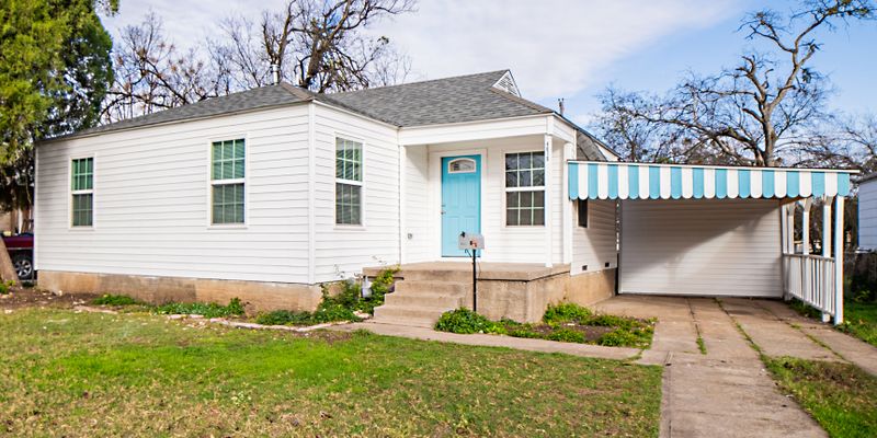 Dallas House: 4015 Mt Royal St