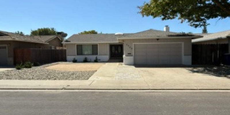 Modesto House: 1700 Briarwood Dr