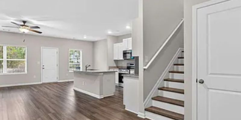 Calhoun House: 101 Brexley Dr