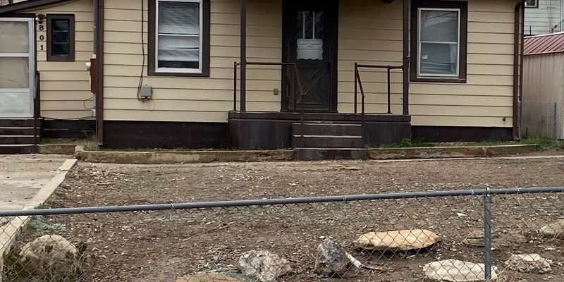 Rock Springs House: 801 Ridge Ave