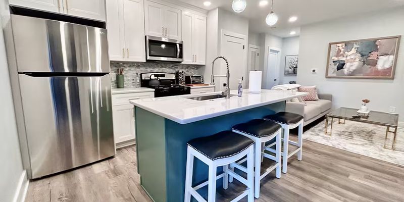 Morton Apartment: 132 Yale ave