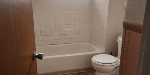 P3 Bathroom 3.jpg