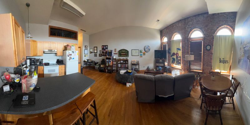 Monroe Apartment: 35 S Monroe St