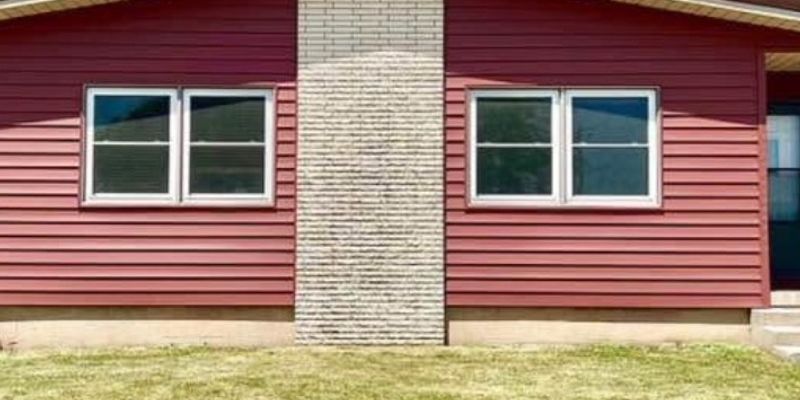 Oelwein Multiplex: 703 3rd St SE