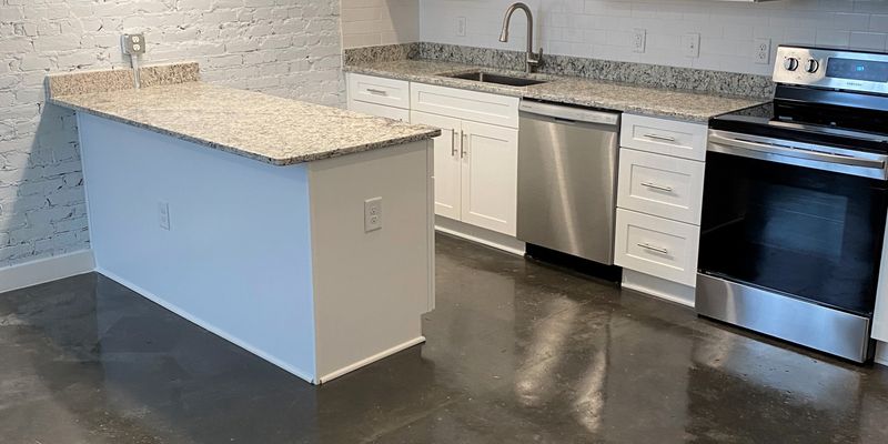 Suffolk Apartment: 410 Wellons St