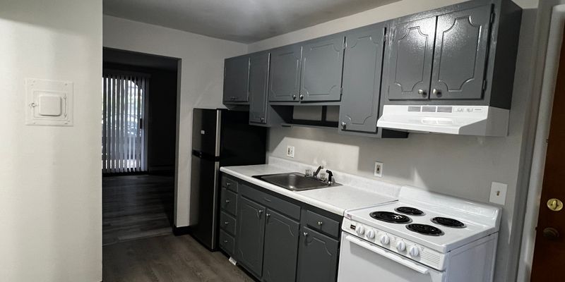 Marlborough Apartment: 17 Cross St