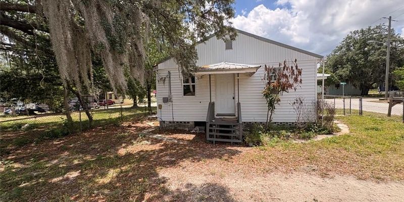 Sebring House: 1616 Roseland Ave