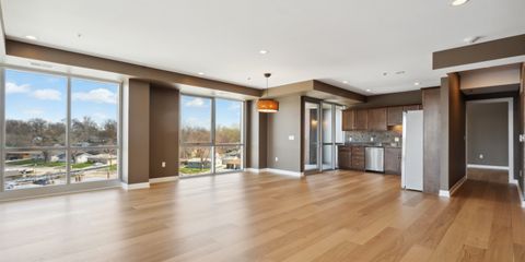 13-110_1305 5th St_418.jpg