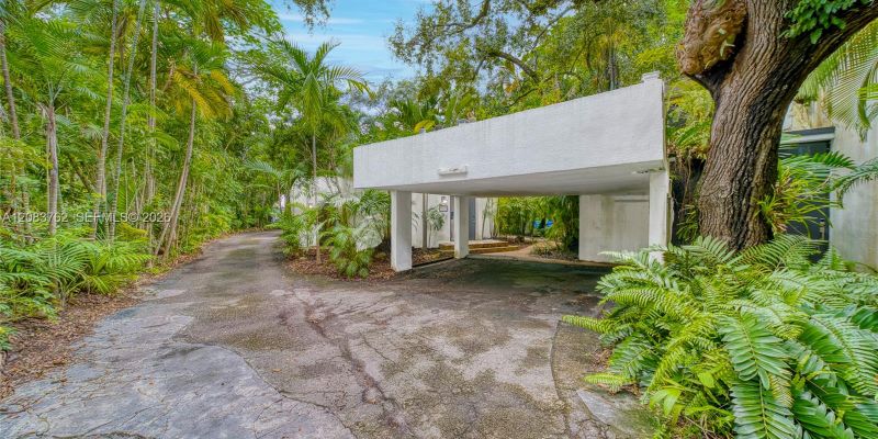 Miami House: 3028 Day Ave