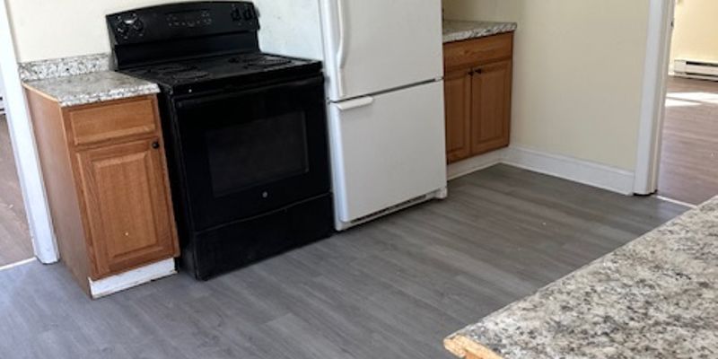 Waterbury Apartment: 48 Irion St