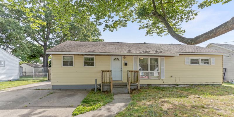 Norfolk House: 2124 Jeffrey Drive