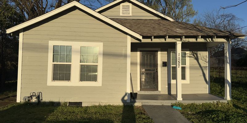 Memphis House: 1157 N Evergreen St