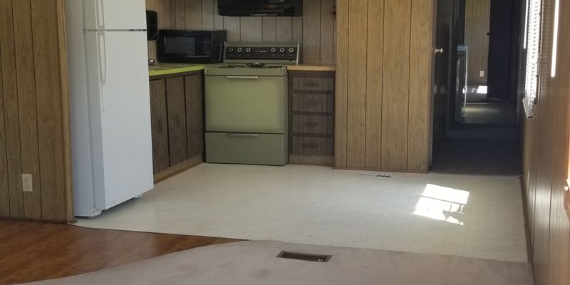 Soda Springs Apartment: 421 North Hooper Avenue