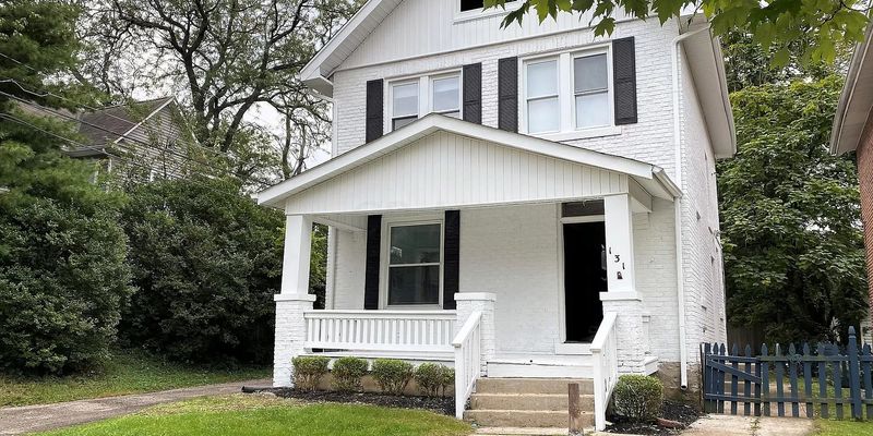 Columbus House: 131 Clinton St