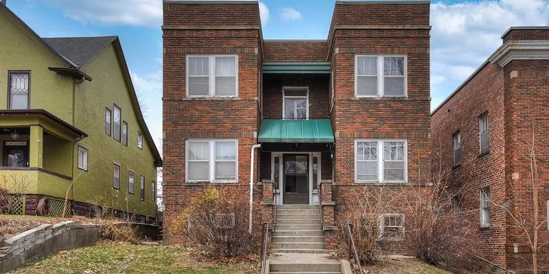 Omaha Apartment: 610 S 32nd Ave