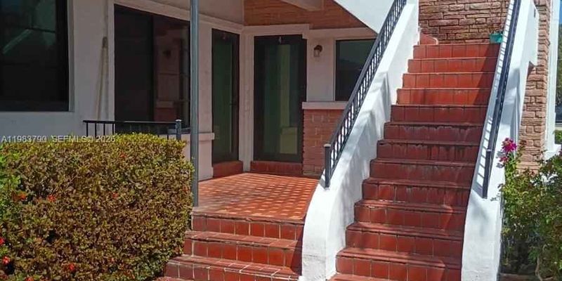 Miami Beach Apartment: 235 83rd St