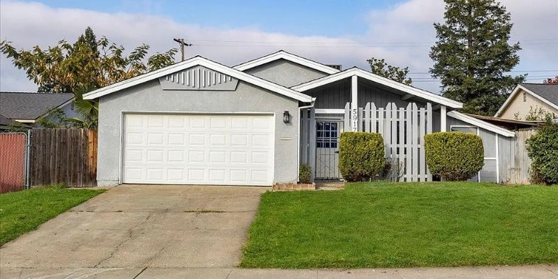 Carmichael House: 5917 Maleville Ave