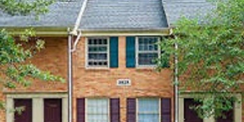 Lexington Townhome: 1025 Cross Keys Rd