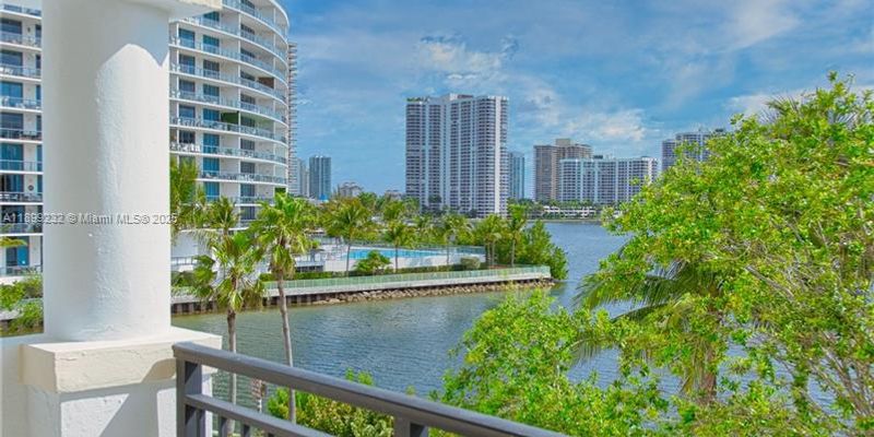 Aventura Condo: 3255 NE 184th St
