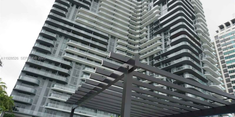 Miami Condo: 121 NE 34th St