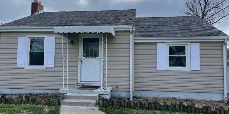 Cincinnati House: 9470 Blue Ash Rd