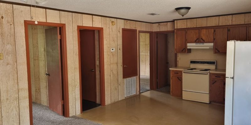 Leesville Apartment: 347 Watson Rd