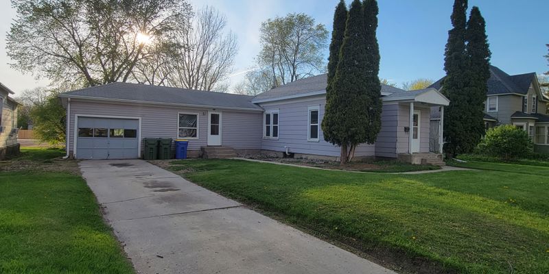 Brookings House: 623 7th Ave