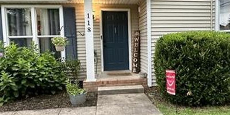 Clarksville House: 118 Shady Maple Dr