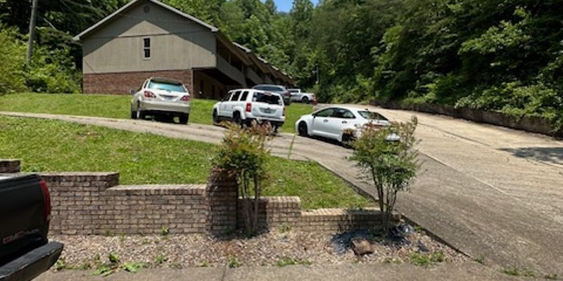 Pikeville Apartment: 131 Lancelot Ct