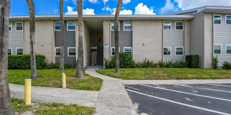 Orlando House: 836 Sky Lake Cir