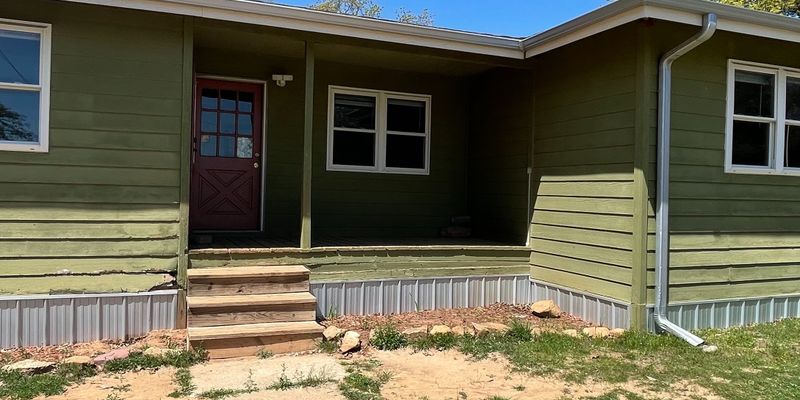 Perkins House: 10014 W Texaco