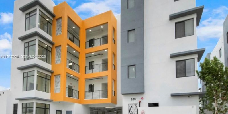 Hialeah Apartment: 853 E 24th St