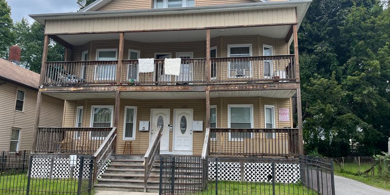 Hartford Apartment: 497-499 Edgewood St