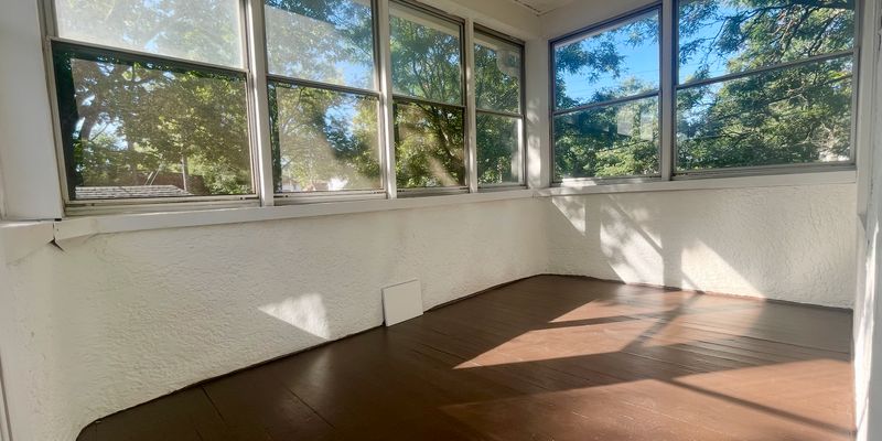 Saint Paul Apartment: 1036 Edmund Ave W