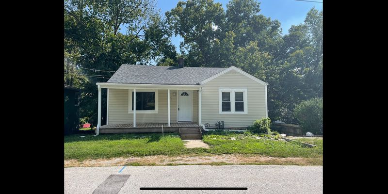 Ozark House: 210 E Georgia St