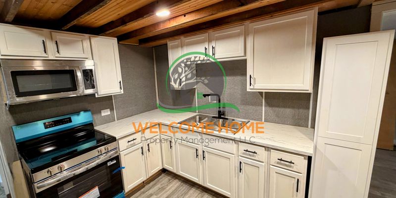 Lafayette Apartment: 2005 Meharry St