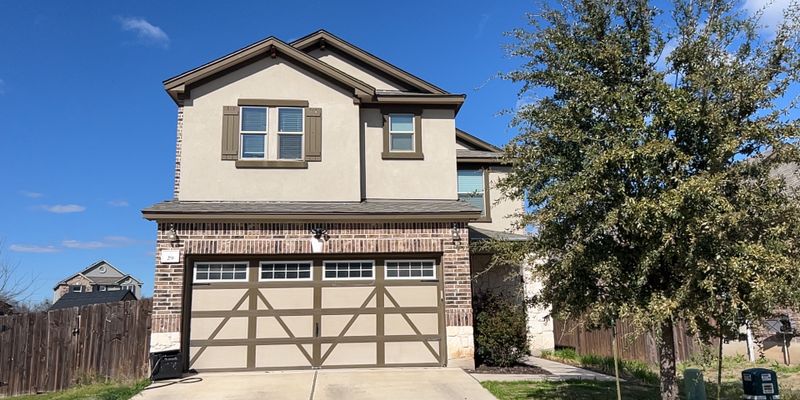 Round Rock House: 2950 E Old Settlers Blvd, Unit 29