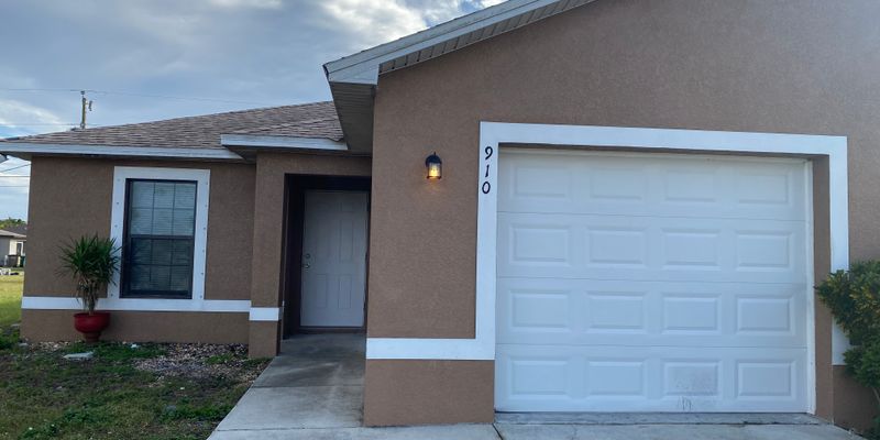 Cape Coral House: 910 SE 12th Terrace