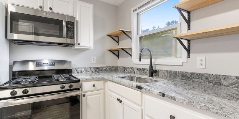 Indian Head Apartment: 4595 Livingston Rd