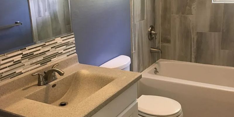 Jefferson City House: 605 Belair Dr