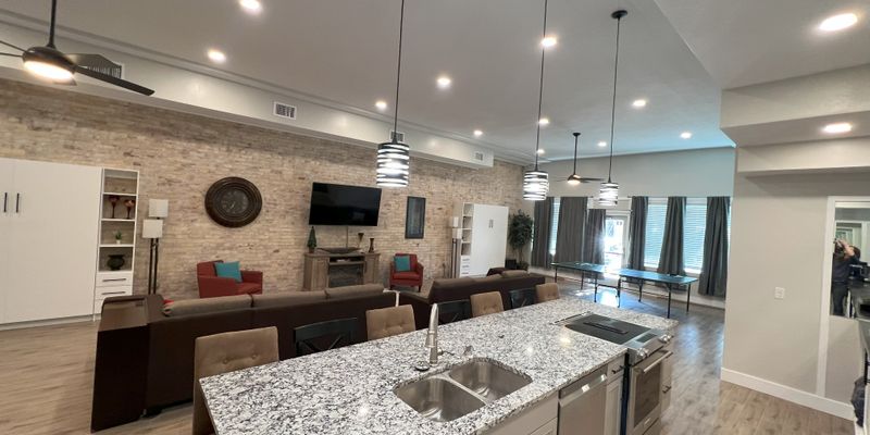 Preston Apartment: 14 S State St