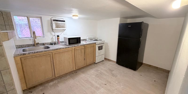 Houston Apartment: 3821 Woodleigh St