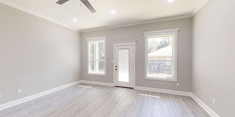 Tyler House: 10805 Kiamichi Dr