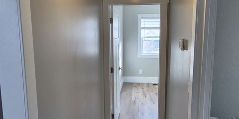 Hallway 1.jpg