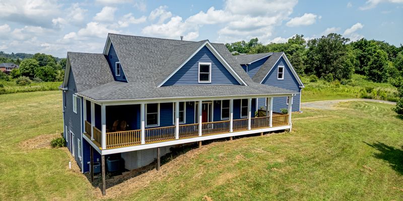 Leesburg House: 40571 Owls Head Ln