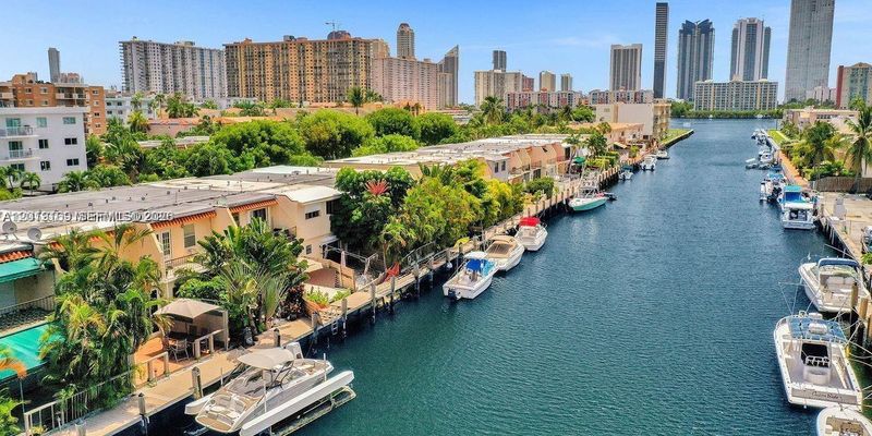 North Miami Beach Townhome: 3720 NE 167th St
