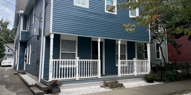 Cleveland Apartment: 1008 Kenilworth Ave