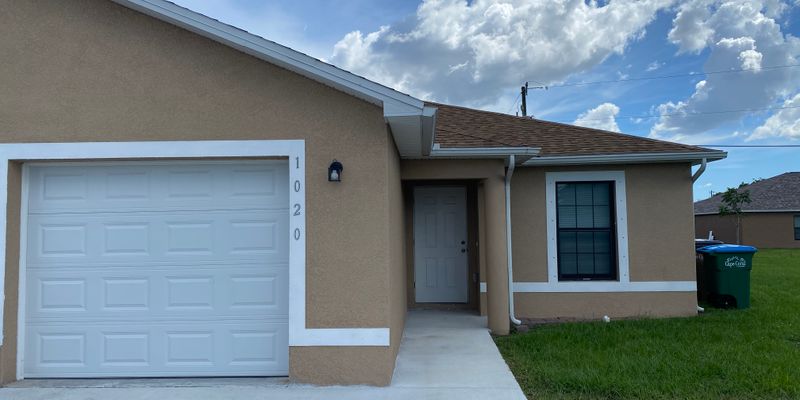 Cape Coral House: 1020 SE 12th Terrace