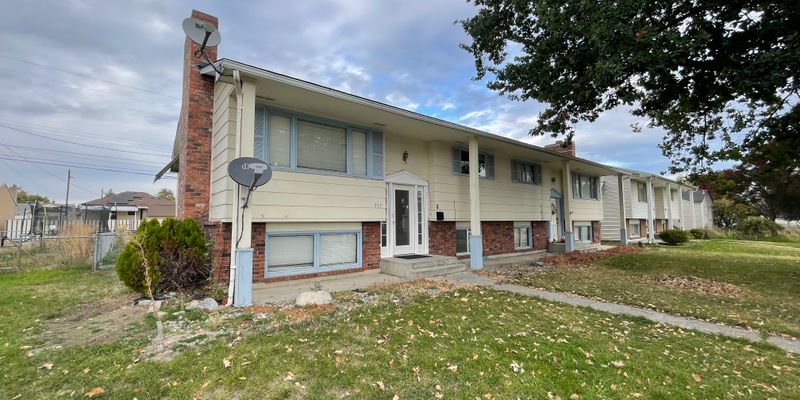 Spokane Apartment: 537 E Garland Ave