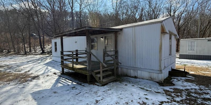 Hurricane Mills House: 773 Barren Hollow Rd